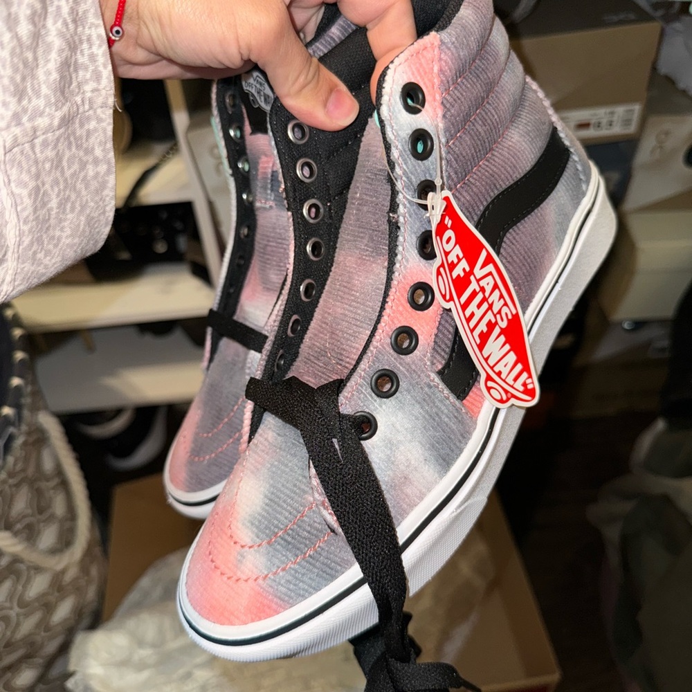 Vans - Picture 2 of 3